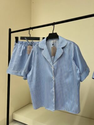 ست پیژامه بلوز و شلوارک  کوتاه راه راه با مغزی نقره ای